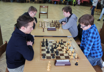 Dvojnásobný postup na Krajském přeboru škol v šachu! hOBJKtU2mk.png.