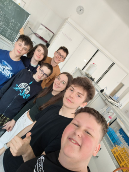 Naši mladí chemici to zase zvládli skvěle!