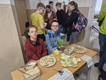 Sekunda připravila charitativní svačiny 2E 6.jpg.