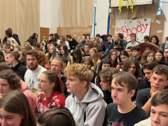 Vánoční akce schody 2.jpeg.